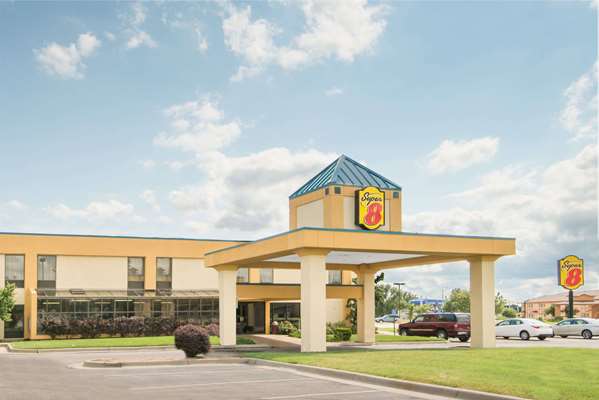 Exterior view - Super 8 Hotel South Wichita - I-135, Exit 1A