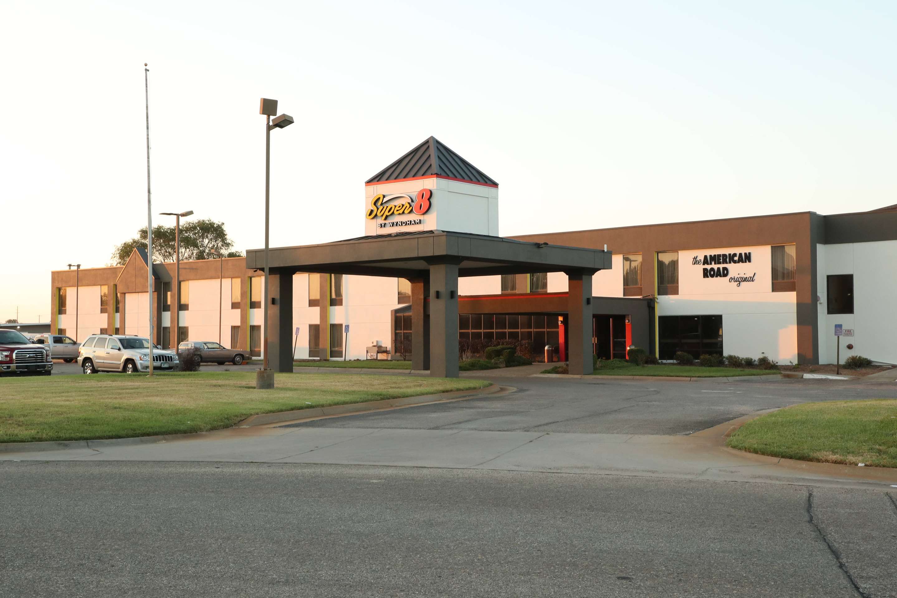 Exterior | Super 8 by Wyndham Wichita South