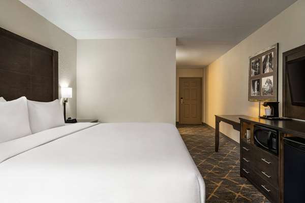 1 King Bed, Non-Smoking