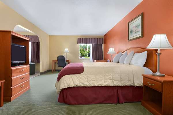 Suite - Days Inn Lumberton