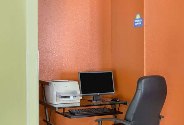 Conference Area - Days Inn Lumberton