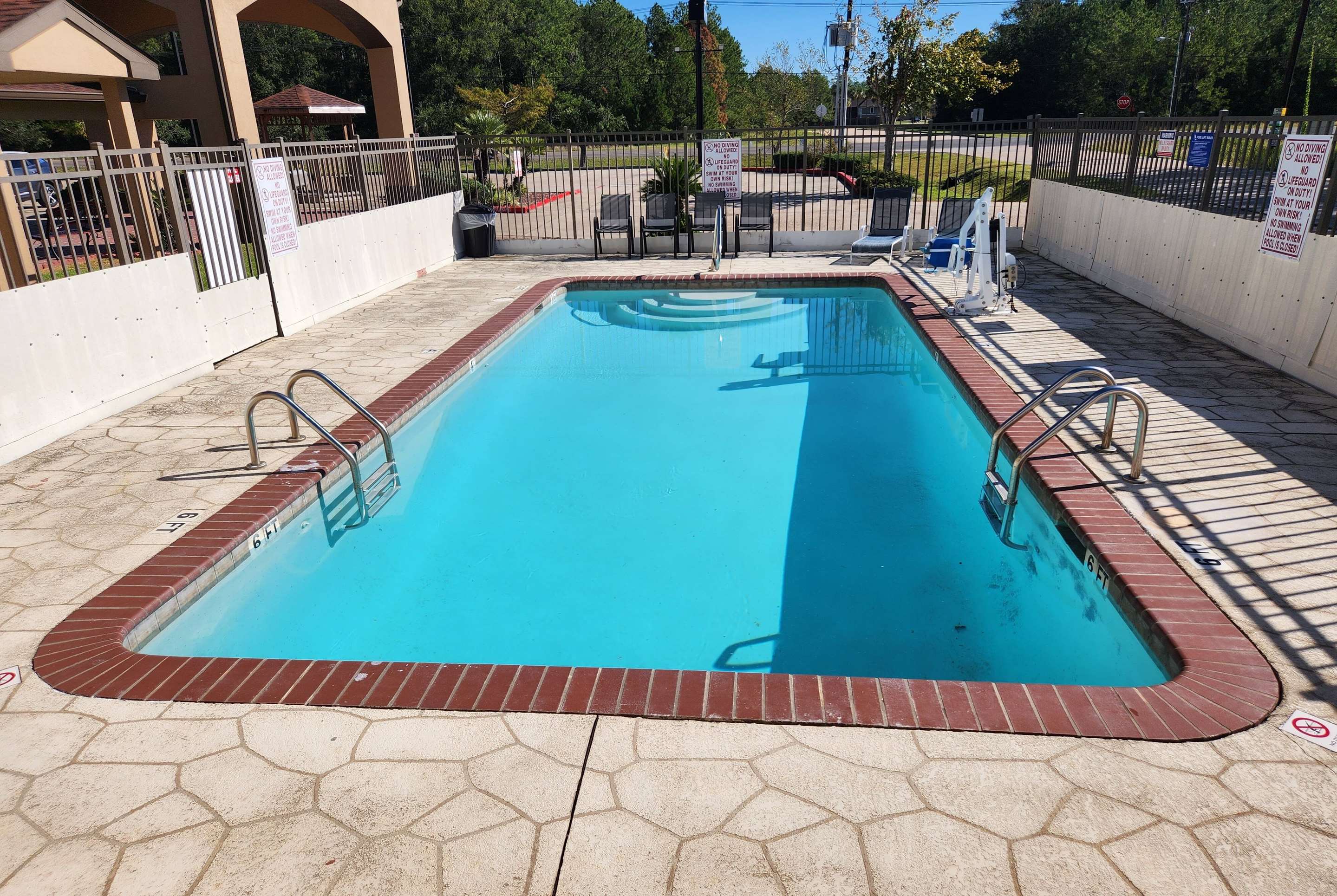 Pool | Days Inn by Wyndham Lumberton