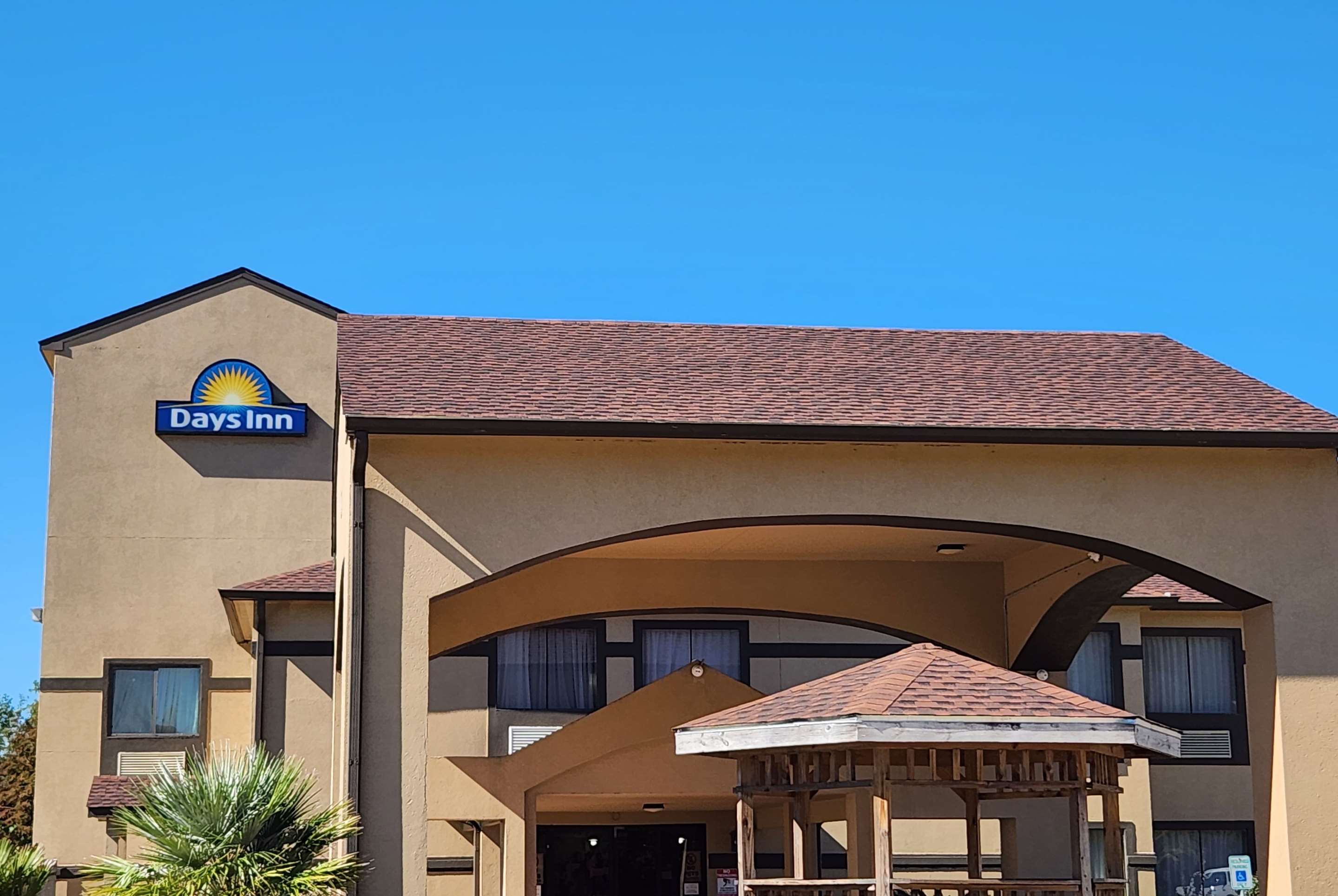 Exterior | Days Inn by Wyndham Lumberton