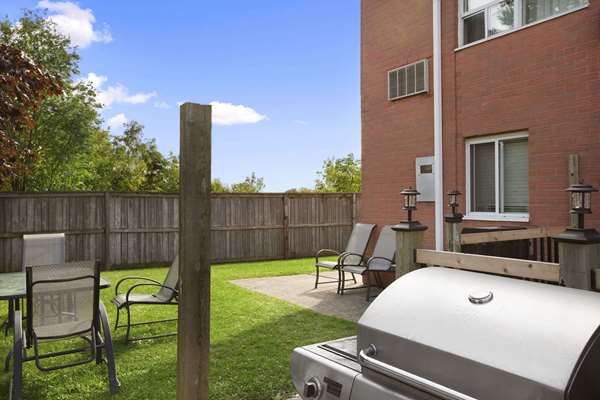  - Days Inn Whitchurch-Stouffville