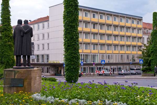 On-Site,Outdoor/Exterior,Exterior View of Building