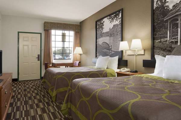  - Super 8 Hotel Chatsworth