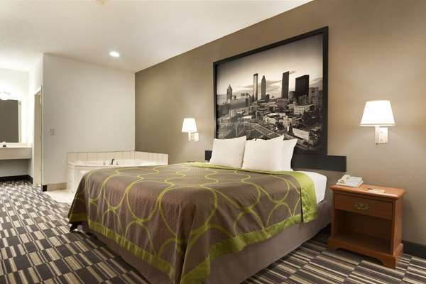 Suite - Super 8 Hotel Chatsworth