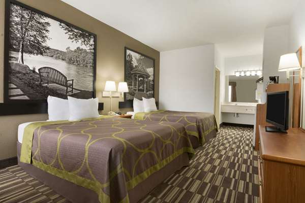  - Super 8 Hotel Chatsworth