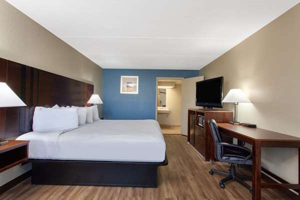  - Travelodge Deltona - I-4, Exit 108