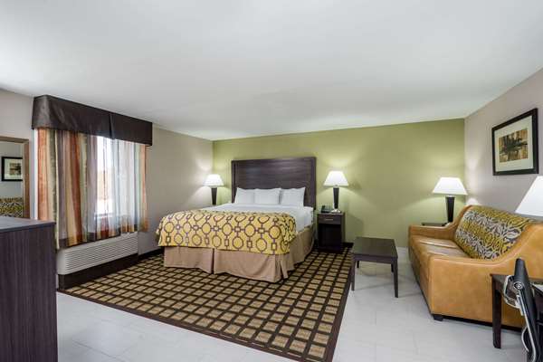  - Baymont Inn & Suites Clarksville - I-24, Exit 11