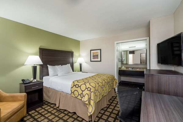  - Baymont Inn & Suites Clarksville - I-24, Exit 11