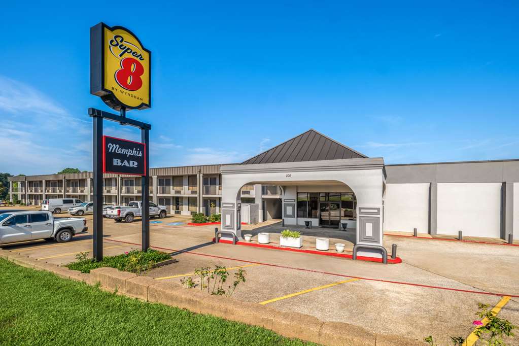 Super 8 Longview/North