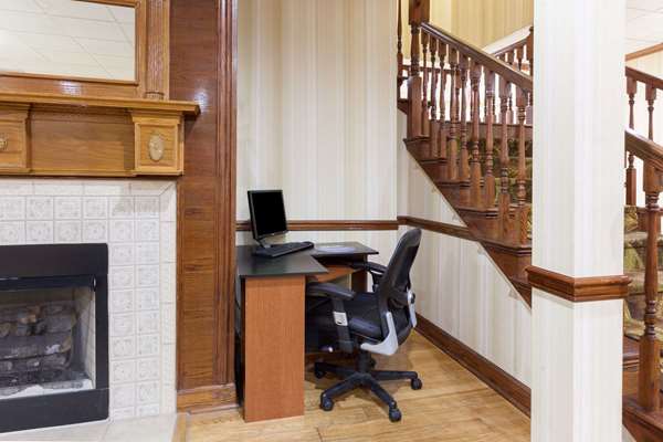 Conference Area - Days Inn & Suites North Tucker - I-285, Exit 37