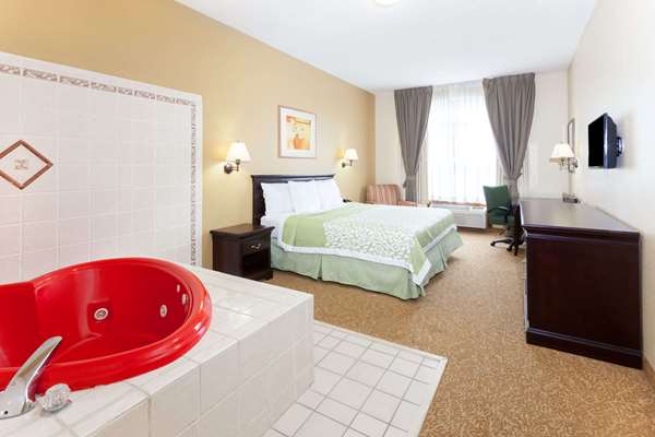  - Days Inn & Suites North Tucker - I-285, Exit 37