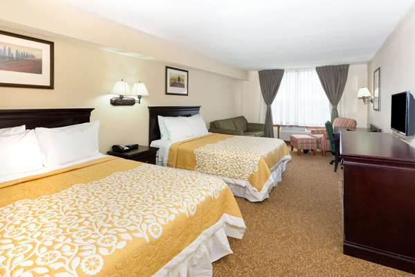  - Days Inn & Suites North Tucker - I-285, Exit 37