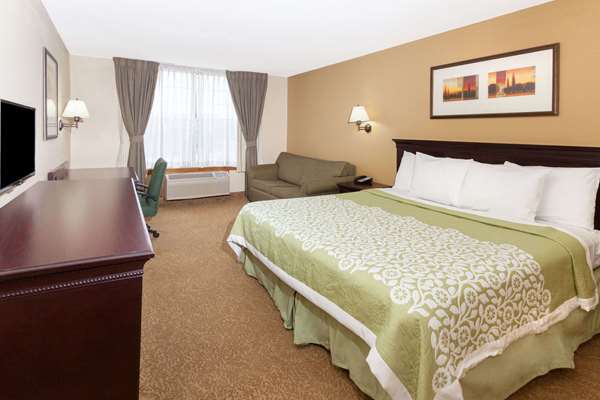Suite - Days Inn & Suites North Tucker - I-285, Exit 37