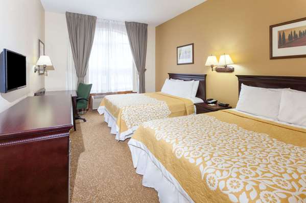  - Days Inn & Suites North Tucker - I-285, Exit 37