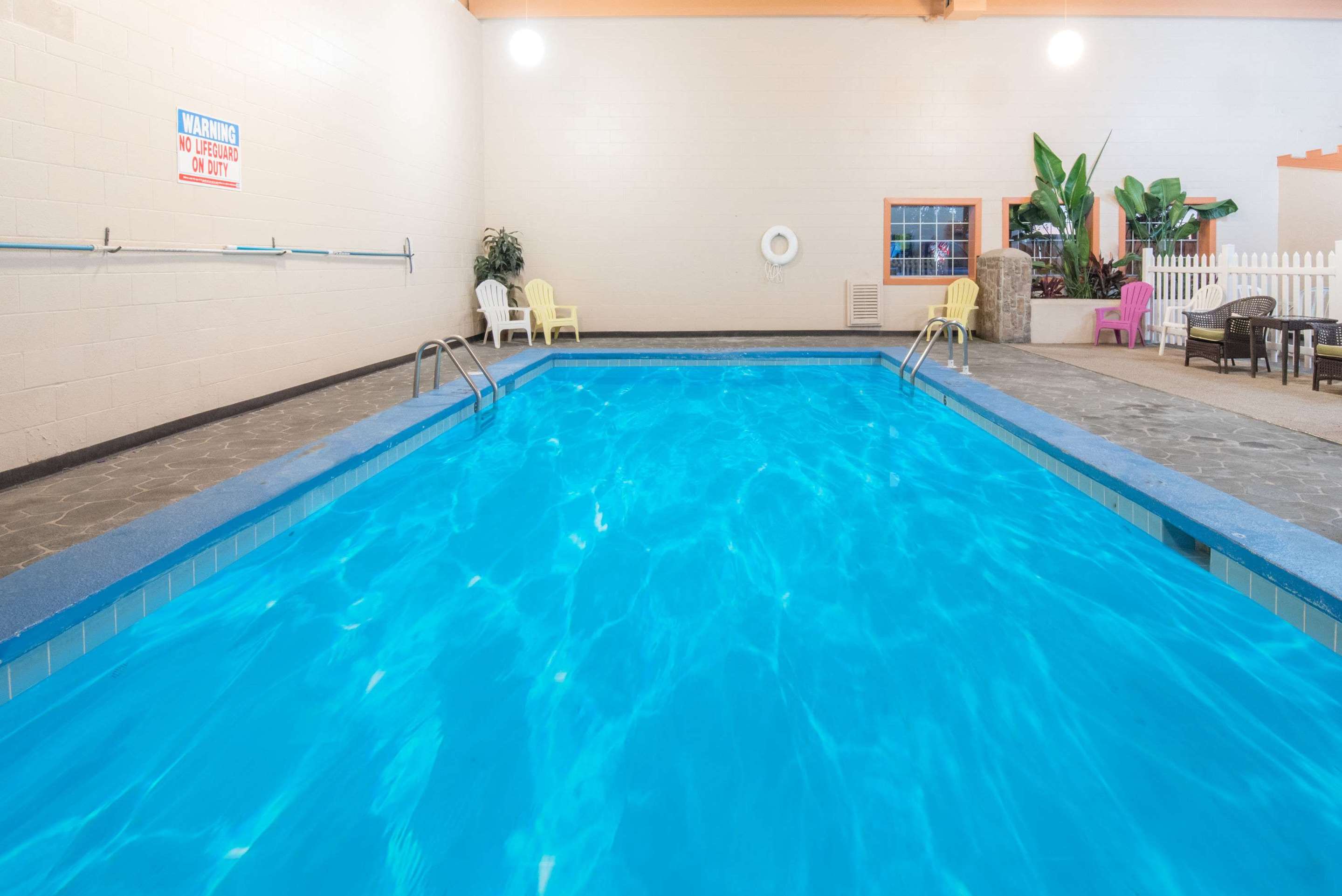 Pool | Knights Inn Grand Forks