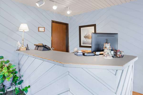  - Knights Inn Mackinaw City - I-75, Exit 339