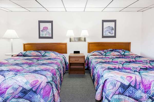  - Knights Inn Mackinaw City - I-75, Exit 339