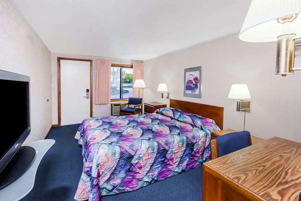  - Knights Inn Mackinaw City - I-75, Exit 339