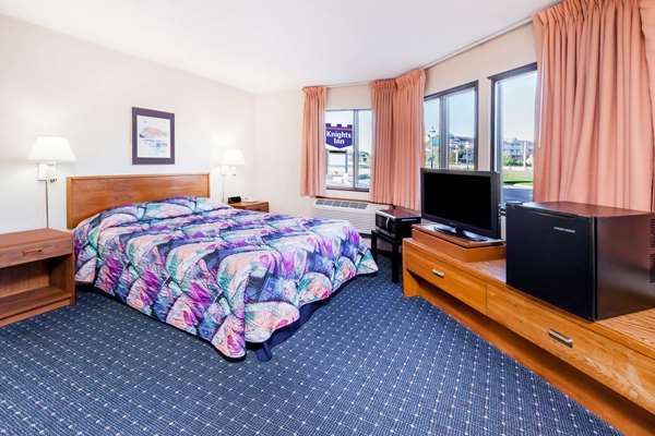 - Knights Inn Mackinaw City - I-75, Exit 339