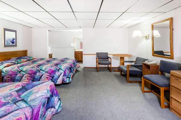  - Knights Inn Mackinaw City - I-75, Exit 339