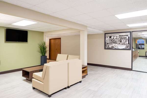  - Super 8 Motel Charleston - I-57, Exit 12