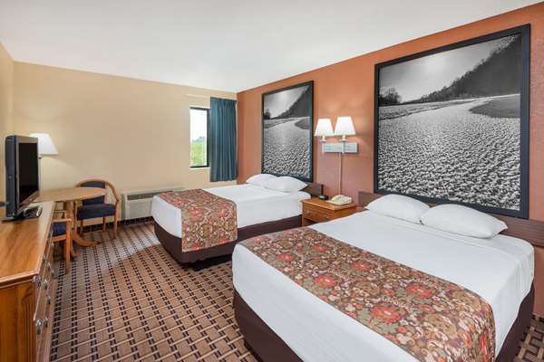  - Super 8 Motel Charleston - I-57, Exit 12