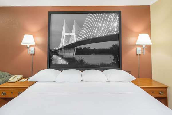  - Super 8 Motel Charleston - I-57, Exit 12