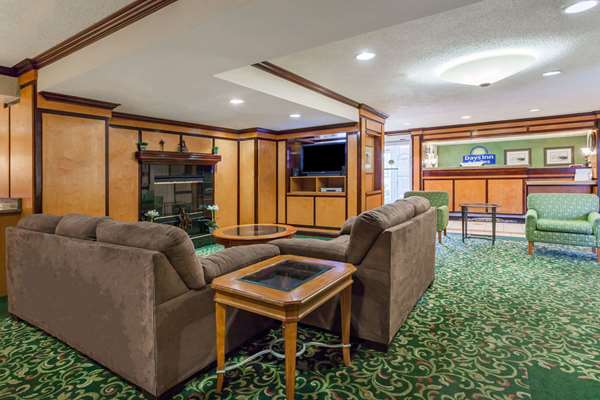  - Days Inn & Suites Warren
