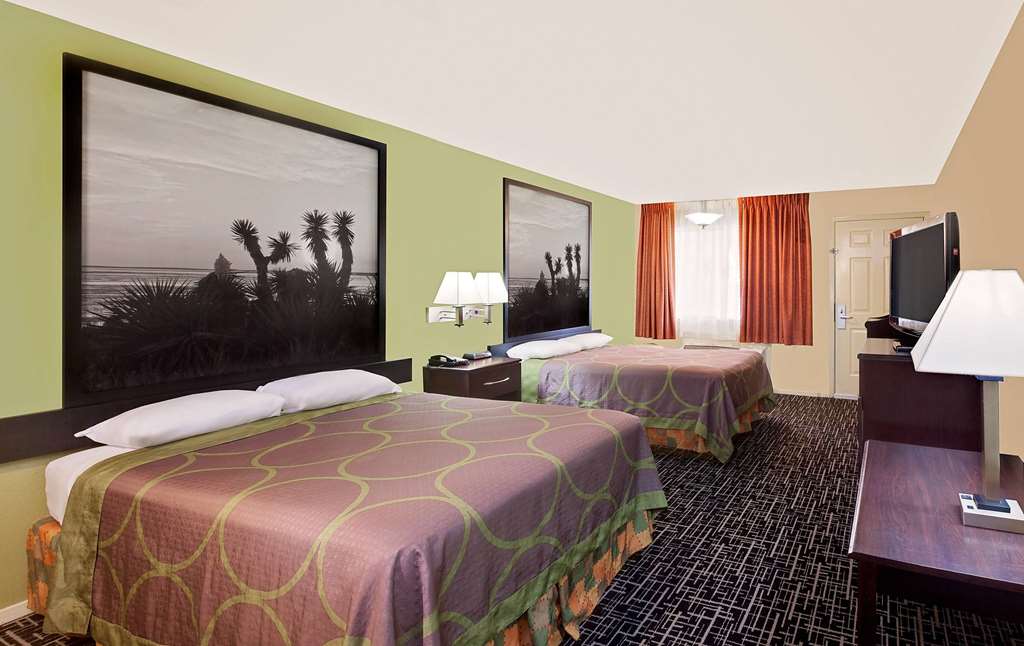 SUPER 8 BY WYNDHAM CORPUS CHRISTI N-guestroom-Guest Room,On-Site.jpg