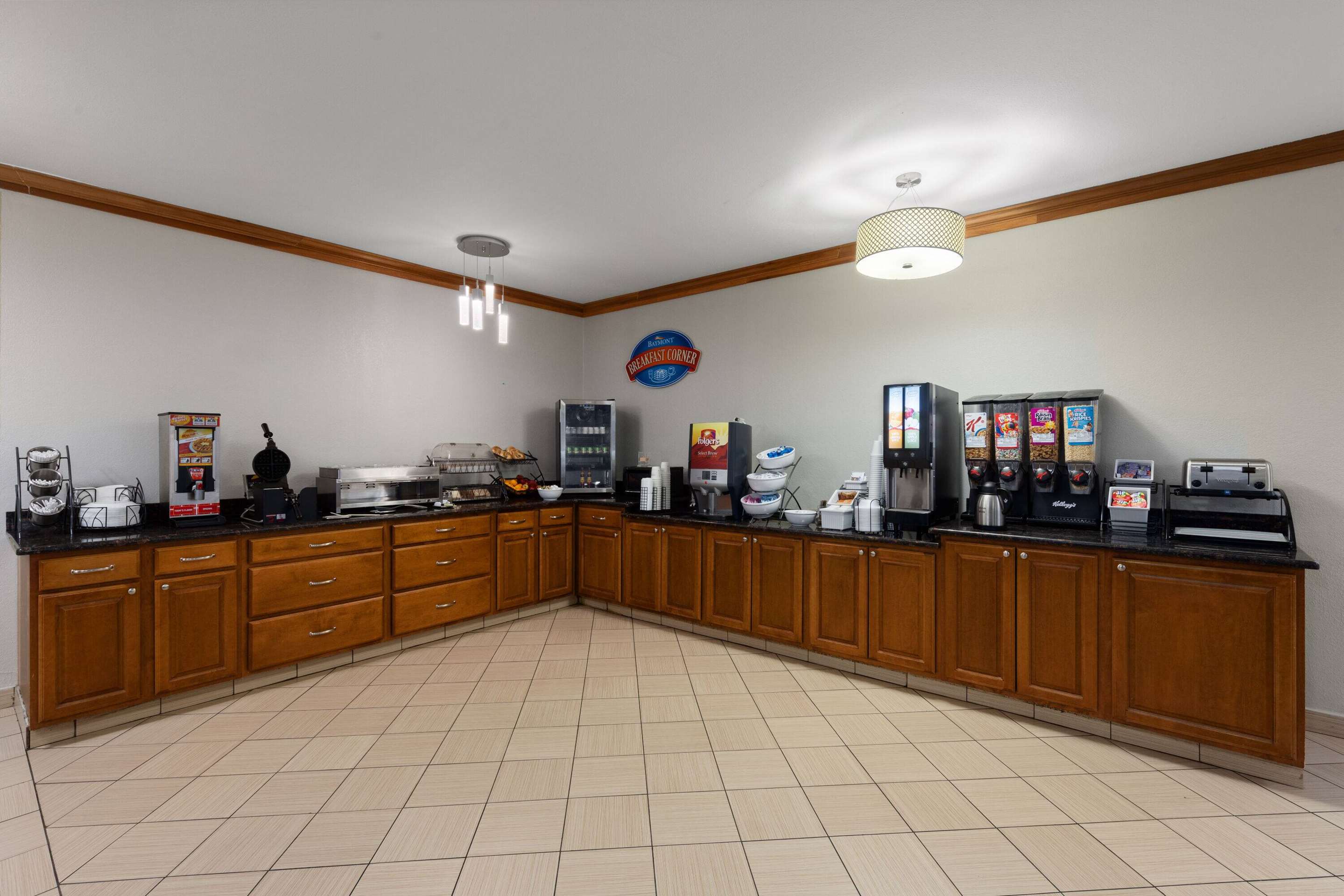 Breakfast Area | Baymont by Wyndham Waterloo