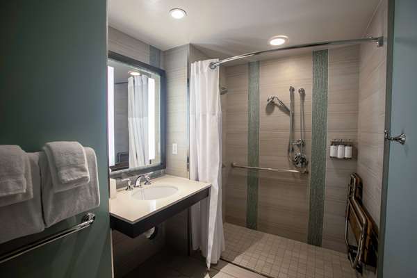  - Wyndham Grand Jupiter at Harbourside Place Hotel