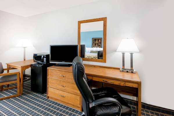  - Baymont Inn & Suites Marshalltown