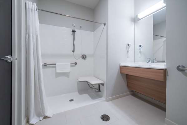  - Microtel Inn & Suites by Wyndham Moorhead - I-94, Exit 1A