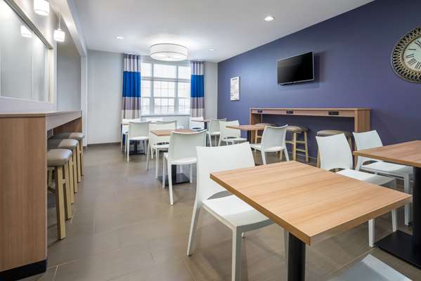  - Microtel Inn & Suites by Wyndham Moorhead - I-94, Exit 1A