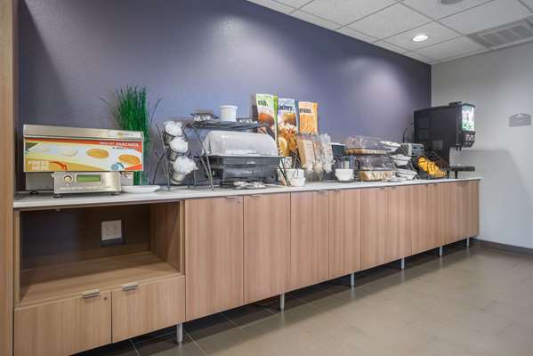  - Microtel Inn & Suites by Wyndham Moorhead - I-94, Exit 1A