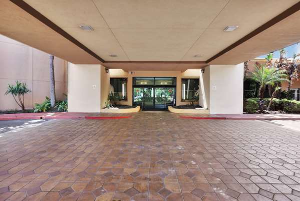 Exterior view - Ramada Hotel & Conference Center Baymeadows JAX - I-95, Exit 341