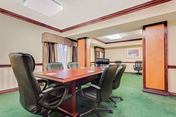  - Baymont Inn & Suites East Kalamazoo - I-94, Exit 80