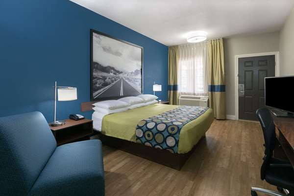  - Super 8 Motel Northeast San Antonio - I-35 & I-410, Exit 164B