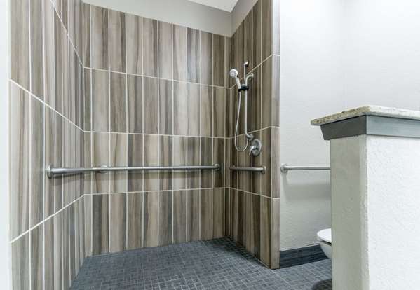  - Super 8 Motel Northeast San Antonio - I-35 & I-410, Exit 164B