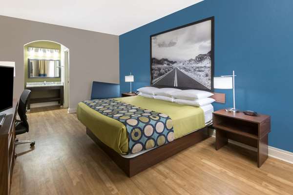  - Super 8 Motel Northeast San Antonio - I-35 & I-410, Exit 164B