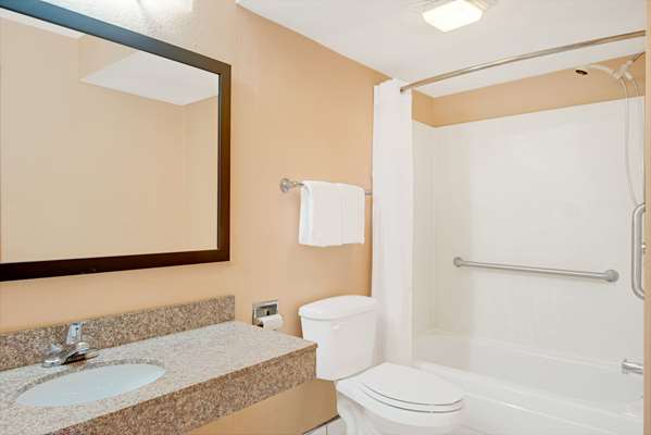  - Days Inn Independence - I-70, Exit 12