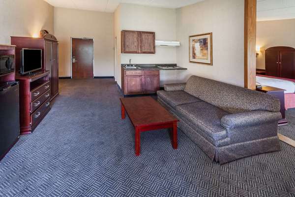 Suite - Baymont Inn & Suites Michigan City