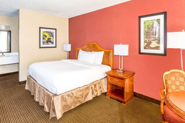  - Ramada Hotel Salt Lake City - I-80, Exit 118