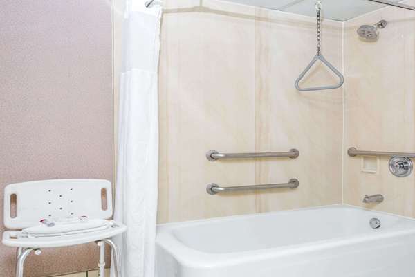  - Ramada Hotel Salt Lake City - I-80, Exit 118