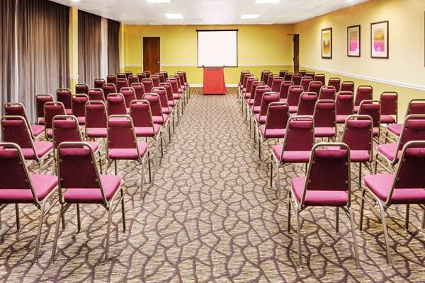  - Ramada Hotel Salt Lake City - I-80, Exit 118