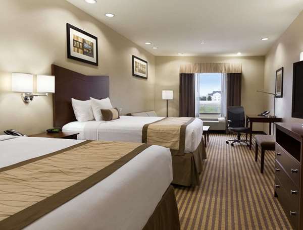 Suite - Baymont Inn & Suites Victoria