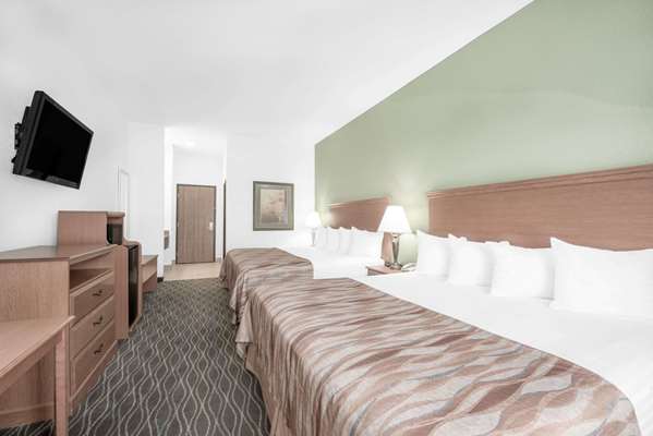  - Baymont Inn & Suites Pearsall
